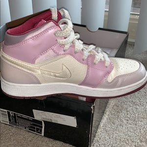 Girls Jordan 1 - Grade School